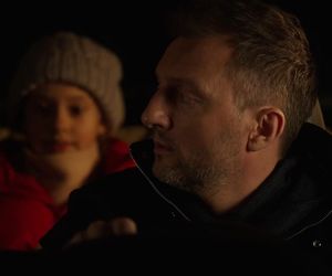 M jak miłość, odc. 1857: Bartek (Arkadiusz Smoleński), Hania (Wiktoria Basik)