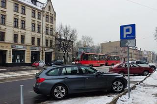Katowicka prokuratura krytykuje strefy płatnego parkowania w mieście. Mówi o łamaniu prawa