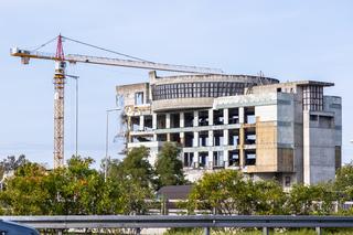 Rozbiórka „szkieletora” EuRoPol Gazu na Bielanach