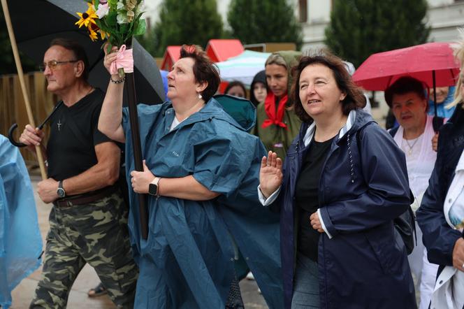 Lubelska Piesza Pielgrzymka na Jasną Górę 2024. Pątnikom deszcz niestraszny!