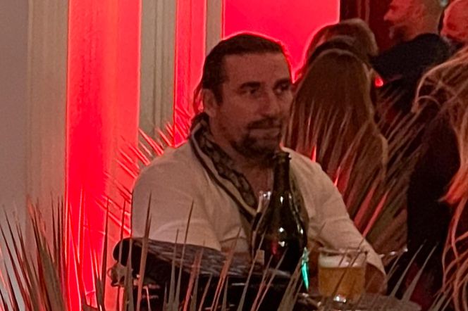 Niezła bibka Afryka Express. Obejrzeli razem odcinek, a potem poszli w tango. Iwan wyszedł ostatni