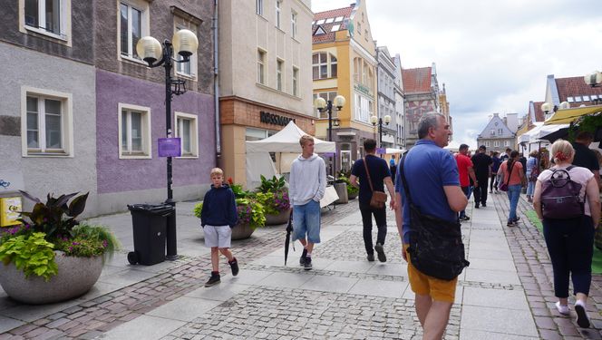 Dni Olsztyna 2025. Dziesiątki wystawców i setki olsztynian na Jarmarku Jakubowym