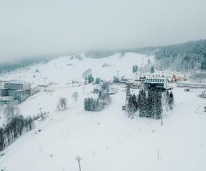 Sezon narciarski na Dolnym Śląsku. Kiedy będzie można szusować na nartach i desce? 