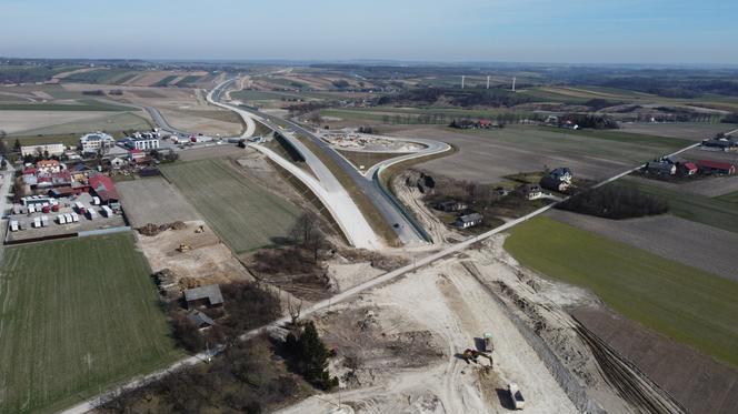 Budowa trasy S7 za granicą województw małopolskiego i świętokrzyskiego 