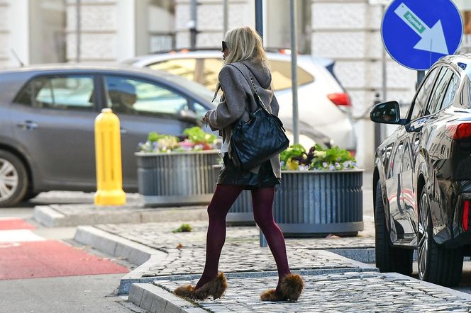 Monika Olejnik w butach wiewiórkach