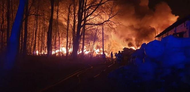 Pożar składowiska odpadów w Pionkach