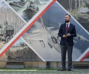 Szef MON wręczył odznaczenia żołnierzom