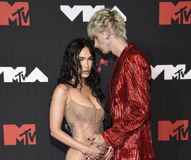 Machine Gun Kelly sam zaprojektował pierścionek zaręczynowy Megan Fox