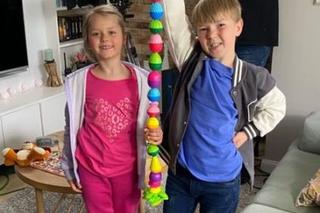 M jak miłość na planie. Szymek (Staś Szczypiński), Maja (Laura Jankowska)