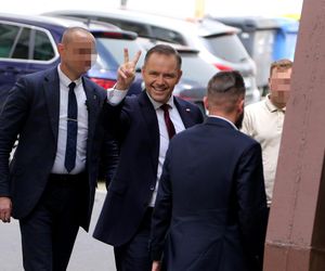 Karol Nawrocki po wyborach popędził na Nowogrodzką! Ważni politycy PiS zjechali na spotkanie 