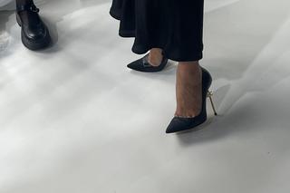 Ponętna Anna Popek w czarnej kreacji. Wszyscy patrzyli tylko na to