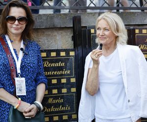 Cała na biało Maria Pakulnis szaleje z sierpem w Lubomierzu. Renata Dancewicz tym razem na spokojnie