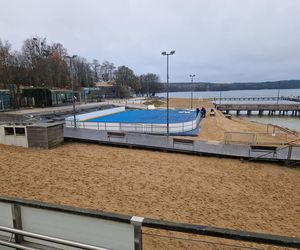 Trwa budowa lodowisk na terenie OSiR w Olsztynie. Zobacz zdjęcia