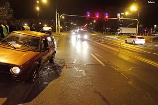 Nocny pościg ulicami Zabrza. Pijany kierowca starego volkswagena uderzył w radiowóz [ZDJĘCIA]