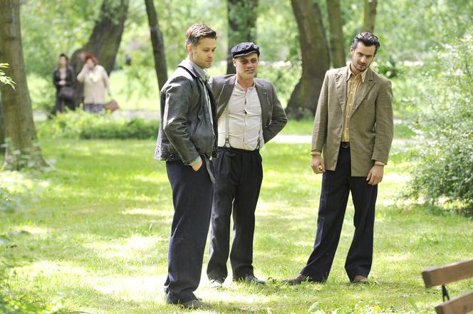CZAS HONORU 5. Bronek (Maciej Zakościelny), Władek (Jan Wieczorkowski), Janek (Antoni Pawlicki)