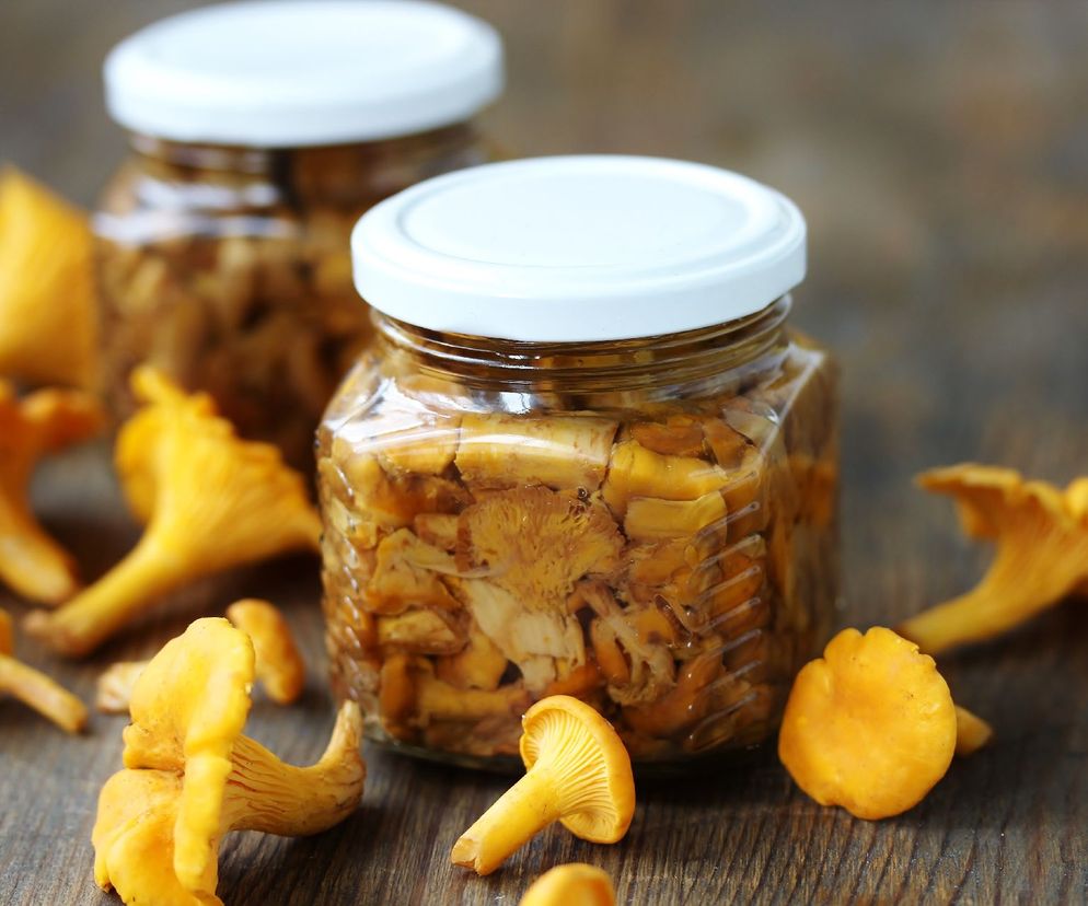 Kurki w zalewie solnej - przepis na kurki pasteryzowane  w solance