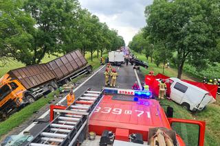 Dwie osoby zginęły w karambolu pod Wrocławiem. 26-letni kierowca aresztowany!