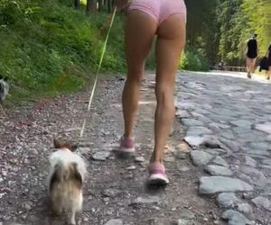 Doda w Kościelisku pokazała więcej niż tylko szlaki! Te szorty niewiele zasłoniły!