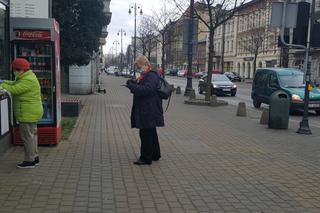 W czwartek został wprowadzony obowiązek zakrywania ust i nosa. 