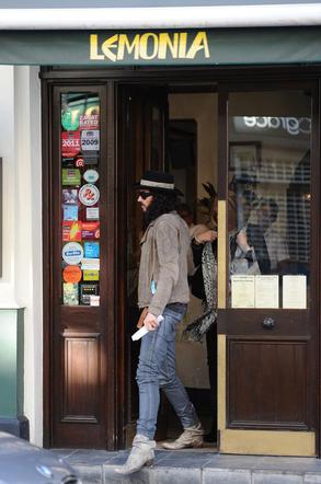 russell brand mama zdjęcia