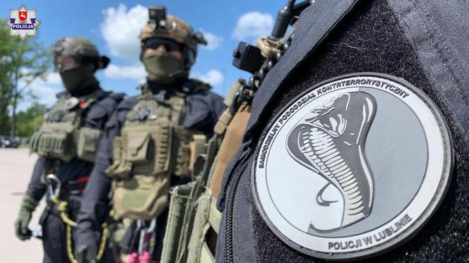 Potężny Black Hawk krąży nad Lublinem. Policyjny śmigłowiec w akcji