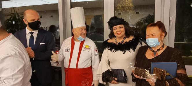 Tort z pszczołami na urodziny Rzeszowa [ZDJĘCIA]