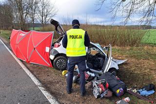 Tragiczny wypadek niedaleko Bytowa. Kierowca zginął na oczach żony