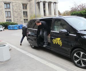 Wojciech Szczęsny z dziećmi na premierze filmu o sobie