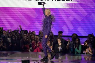 American Music Awards 2022 - Machine Gun Kelly Ulubionym rockowym artystą. Kto jeszcze został nagrodzony w kategoriach rockowych? [LISTA]