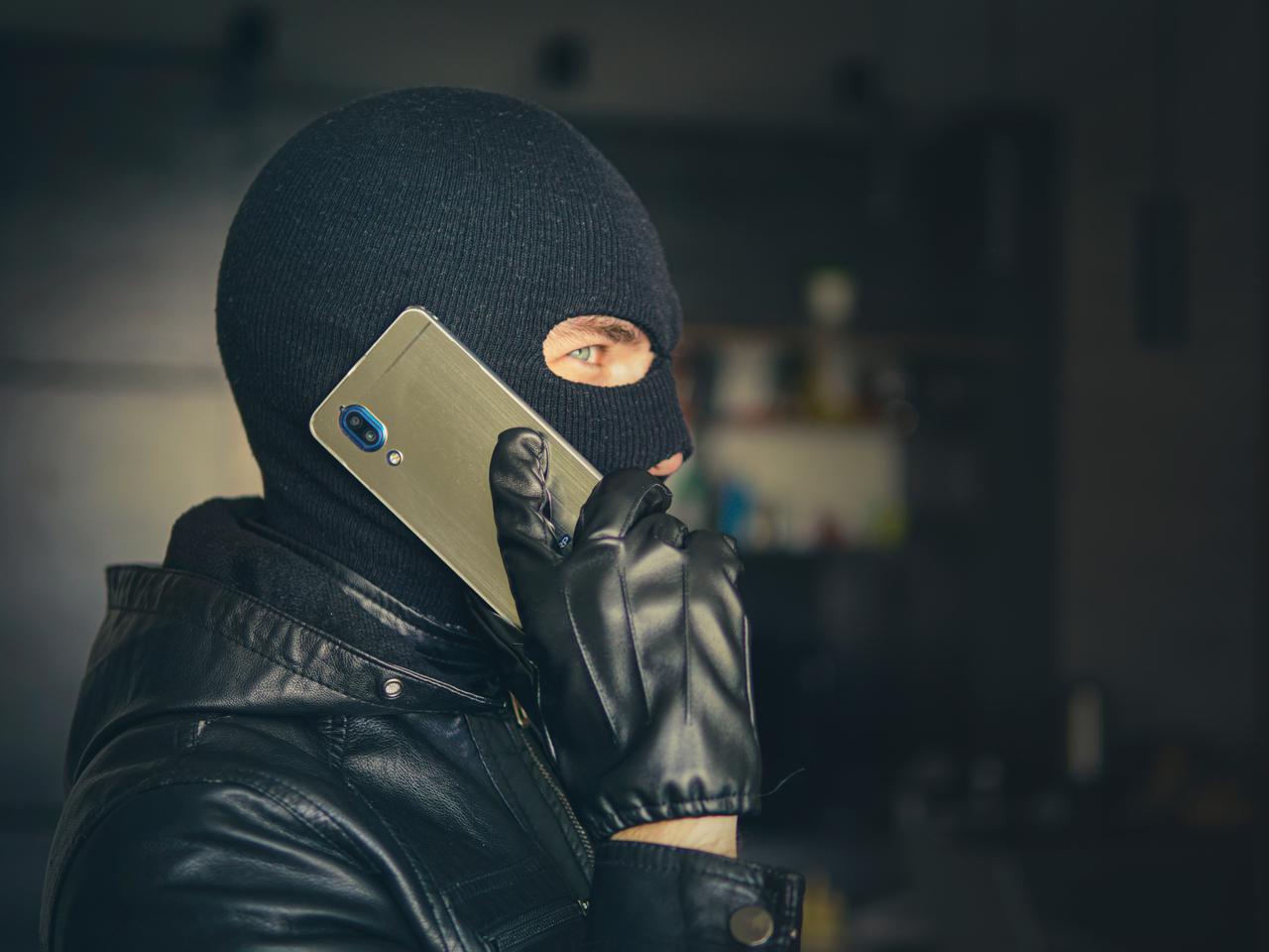 Wyłudzenia na Polski Ład - Ministerstwo Finansów ostrzega. Jak się bronić przed oszustami i wyłudzaniem pieniędzy?