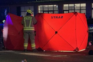 Śmiertelny wypadek w Nowym Dworze Mazowieckim. Osobówka zmiotła motocyklistę z jezdni