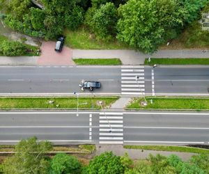 Potrącenie pieszego przez osobówkę