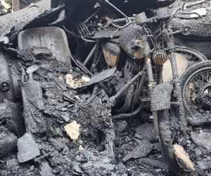 „Nasz majątek poszedł z dymem”. Kolekcja zabytkowych pojazdów spłonęła w kilka chwil