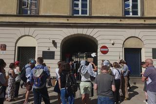 Protest okupacyjny studentów Uniwersytetu Warszawskiego. Uczestnicy czekają na reakcję władz uczelni