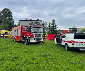 Nie żyje radny PSL spod Sieradza. Zginął porażony prądem podczas naprawy kombajnu