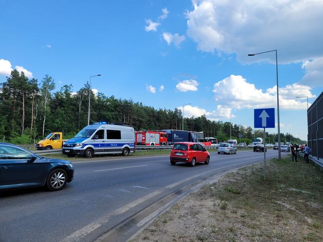 Tragiczny wypadek w Ząbkach. Autobus miejski zderzył się z ciężarówką 