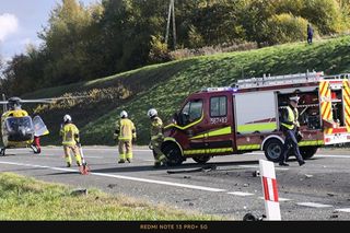 Osobówka zmiażdżona przez tira. W środku zakleszczony 40-latek. Nie udało sięgo ocalić