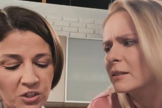 Pierwsza miłość nowy sezon. Marysia (Aneta Zając), Kinga (Aleksandra Zienkiewicz) na planie