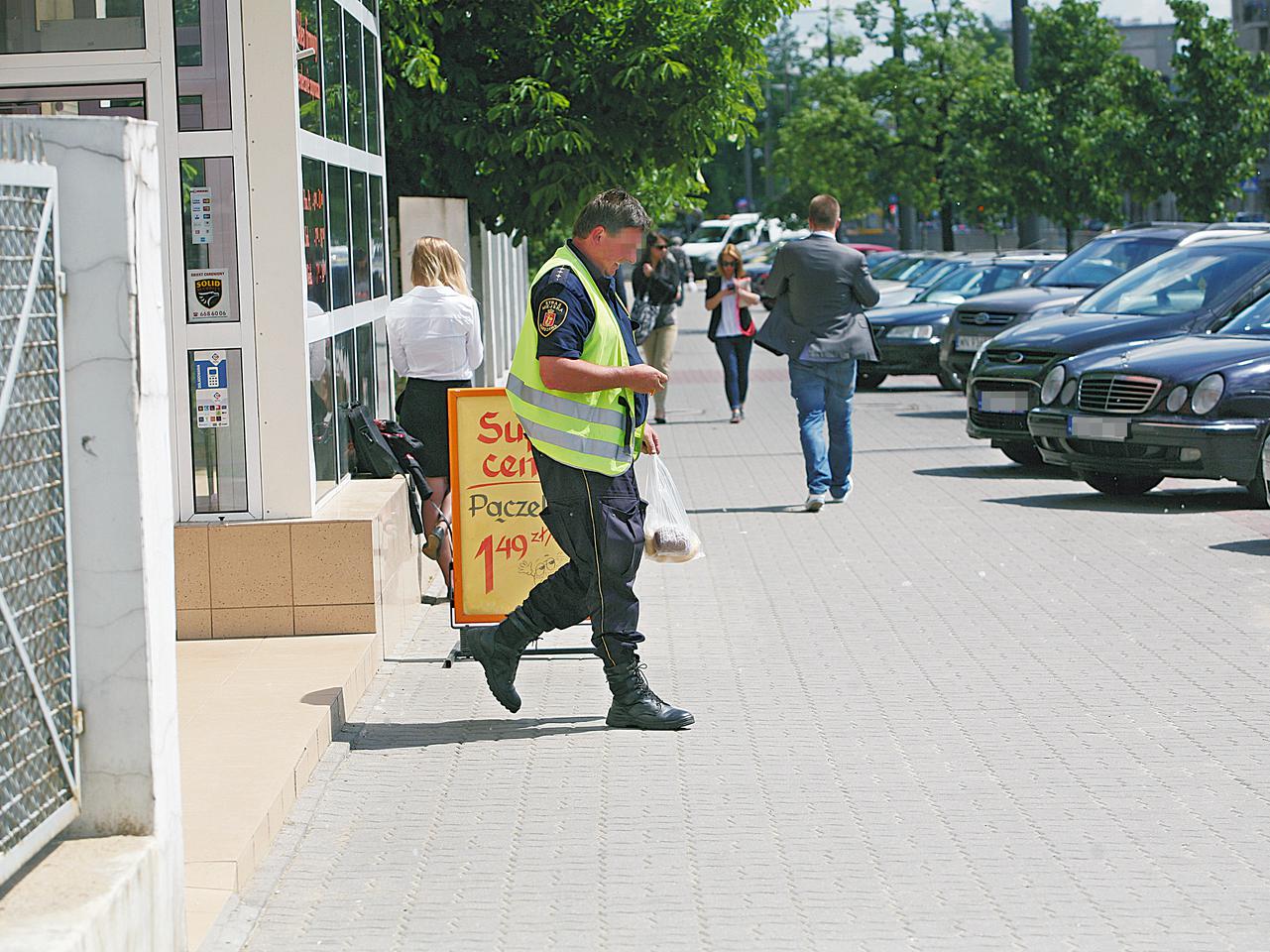 Służbową bryką po pączki