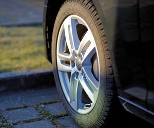 Wulkanizacja - Serwis Opon i Klimatyzacji oraz Renowacja Felg Rzeszów M&M Cars. Ul. Krakowska 255