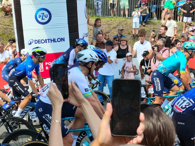 Tour de Pologne w Katowicach. Kolarze bawią się z kibicami