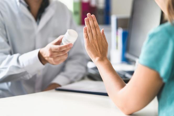 Koronawirus: Czy odstawić leki na alergię? Opinia ekspertów