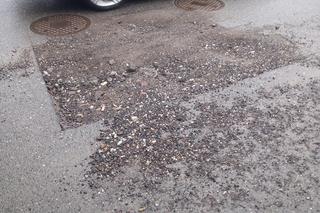 Załatana droga przy ul. Kopernika w Toruniu nie wytrzymała tygodnia