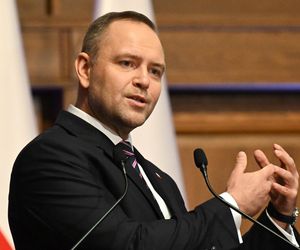 Prezydent Karol Nawrocki zadeklarował w Gdańsku, że priorytetem jest dla niego rozwój polskich technologii obronnych XXI wieku. Zapowiedział utworzenie Departamentu Technologii Przełomowych w Biurze Bezpieczeństwa Narodowego.