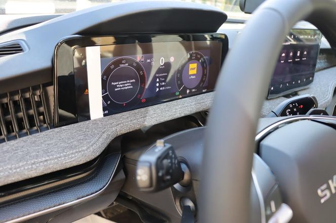 Nowe nieoznakowane radiowozy policji