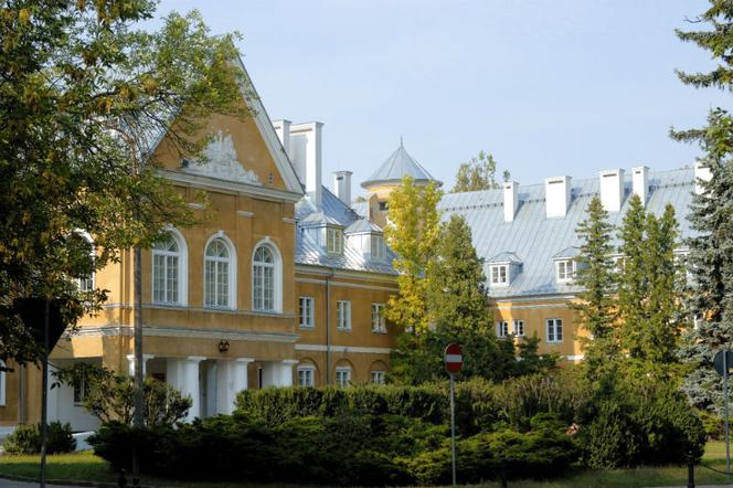 PRZYSTANEK REMBERTÓW Od 61 lat w Warszawie - od zawsze wśród lasów