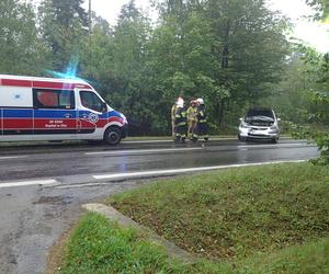 Lubienia. Zderzenie busa z osobówką. Kobieta w ciąży trafiła do szpitala