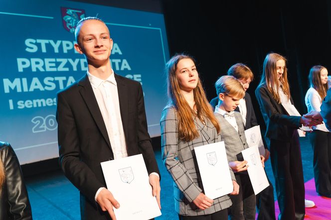 Blisko 700 najzdolniejszych siedleckich uczniów z nagrodami za dokonania w nauce!