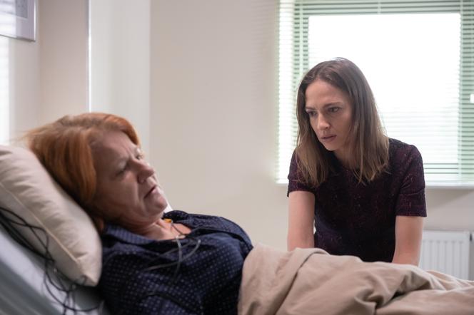 Na Wspólnej, odcinek 2757. Joanna (Anna Cieślak), Krystyna (Maria Winiarska)