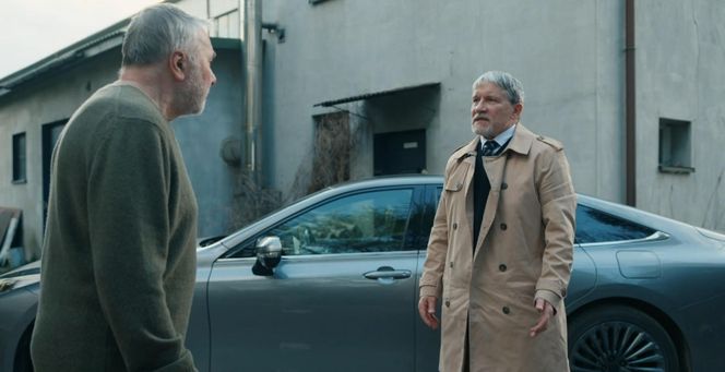 Barwy szczęścia odc. 3244. Andrzej Zastoja (Leon Charewicz),  Antoni Kiryłło  (Cezary Nowak)44. Andrzej Zastoja (Leon Charewicz)